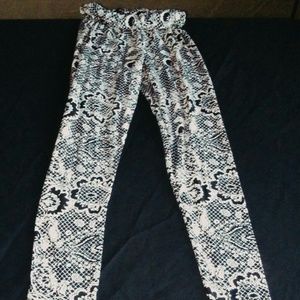 Black/White Stretch Leggings